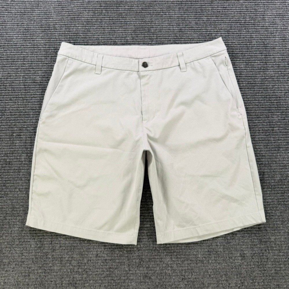 Lululemon Commission Golf Shorts Mens 34 Light Grey Ventlight Mesh Casual Chino